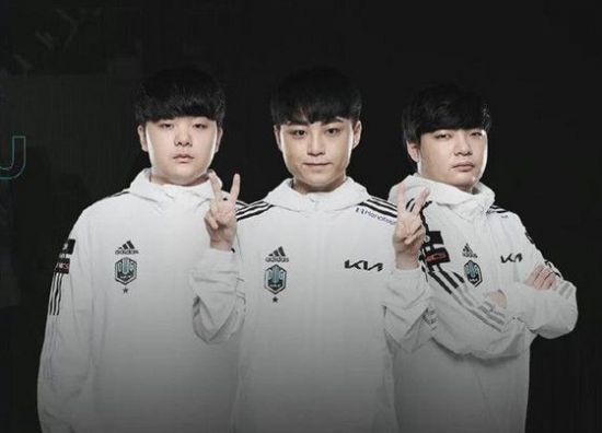 成都银龄战队电竞友谊赛精彩落幕